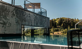 Outdoor pool at the Hotel Steinwirt in Högen