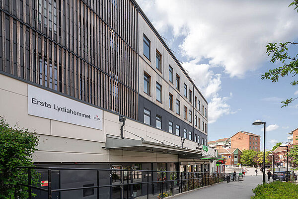 The quiet care facility above the underground station The quiet care facility above the underground station