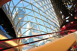 Interior view of the large glass front in the Palais Quartier in Frankfurt.
