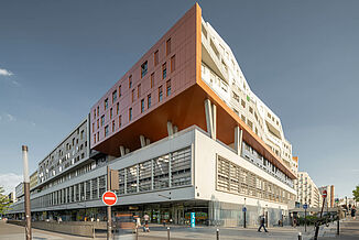 Partial view of the Rosa Park mixed-use building, which is the longest building in the city of Paris with a length of 617 metres.
