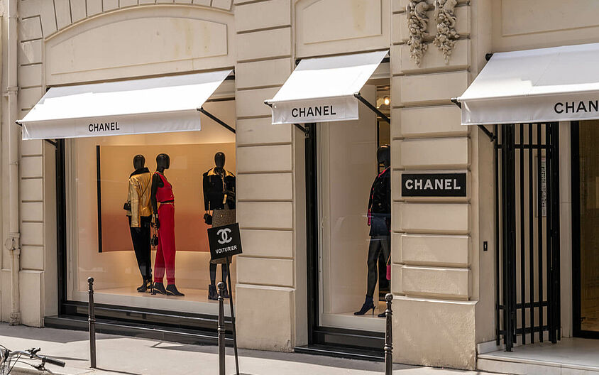 Symbiotic combination of Art Deco style and impact sound insulation