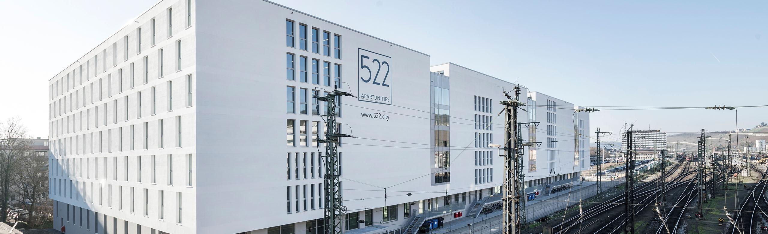 In Würzburg, student residence 522 is located right next to the railway infrastructure.